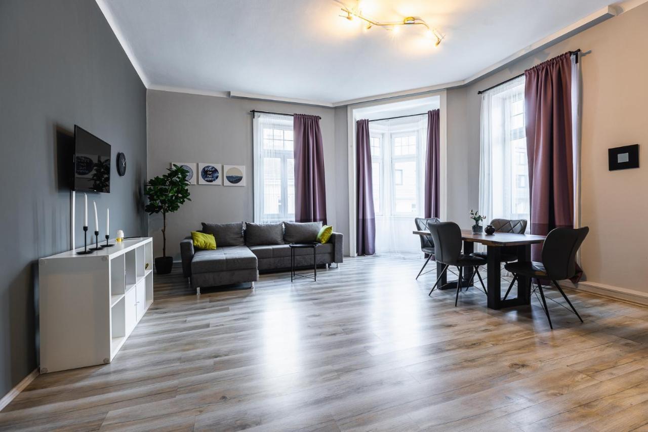 Beautiful New Apartment Near City Center 1