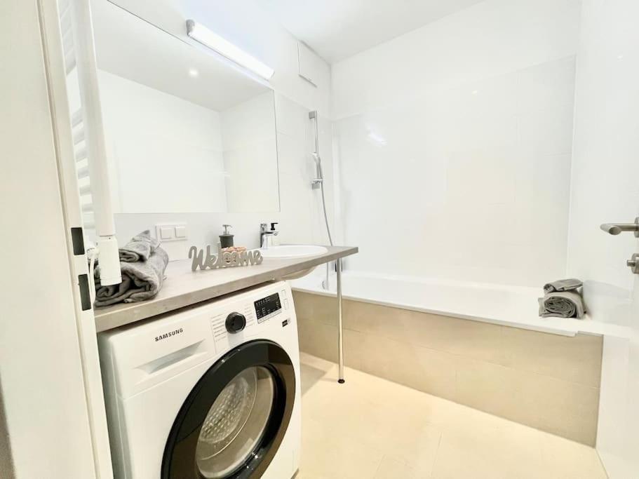 Premium Apartment with Terrace, A/C, Free Wifi And Netflix 1