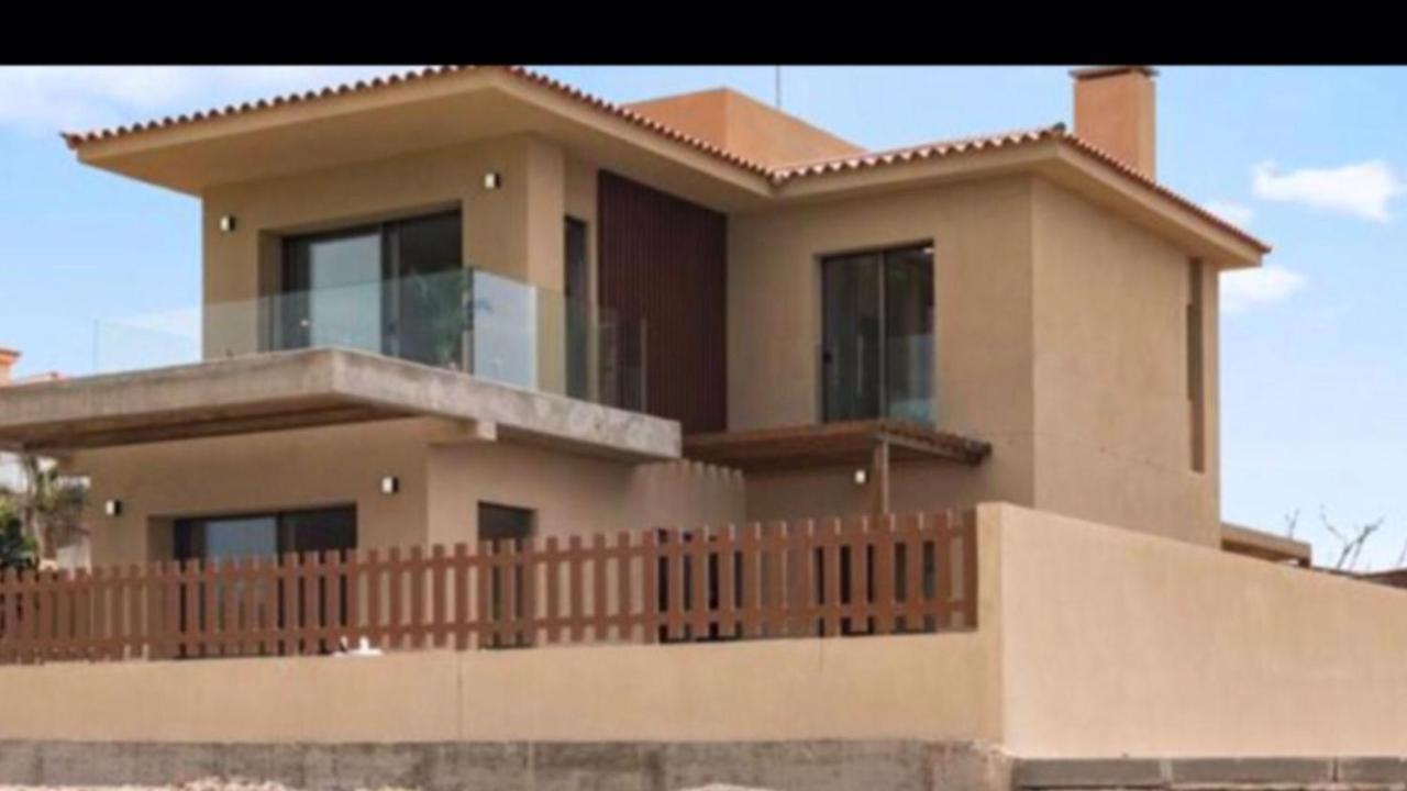 Golf Tenerife South XX Our Top Pick XX Top Rated Vacation Rental XX Wheel Accesible Showers And Accomodation XX Free Wifi XX Heated Private Pool XX Two Terraces 30 M2 X60 M2 XX Free Parking XX Mountain View XX Flatscreen 65 Inch XX