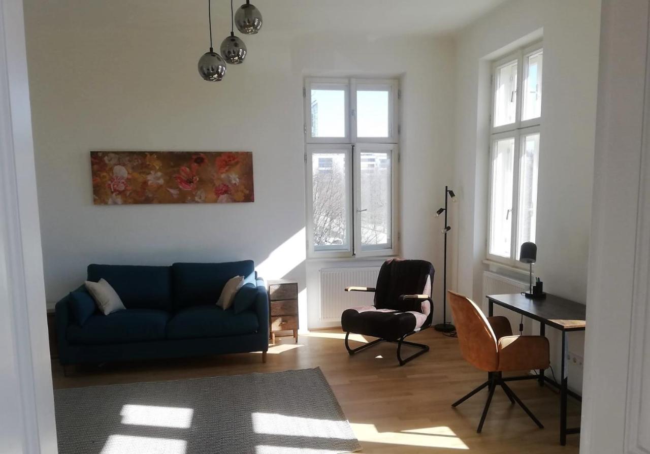 Casa Nostra - Moderne Lichtdurchflutete Wohnung Am Augarten 1