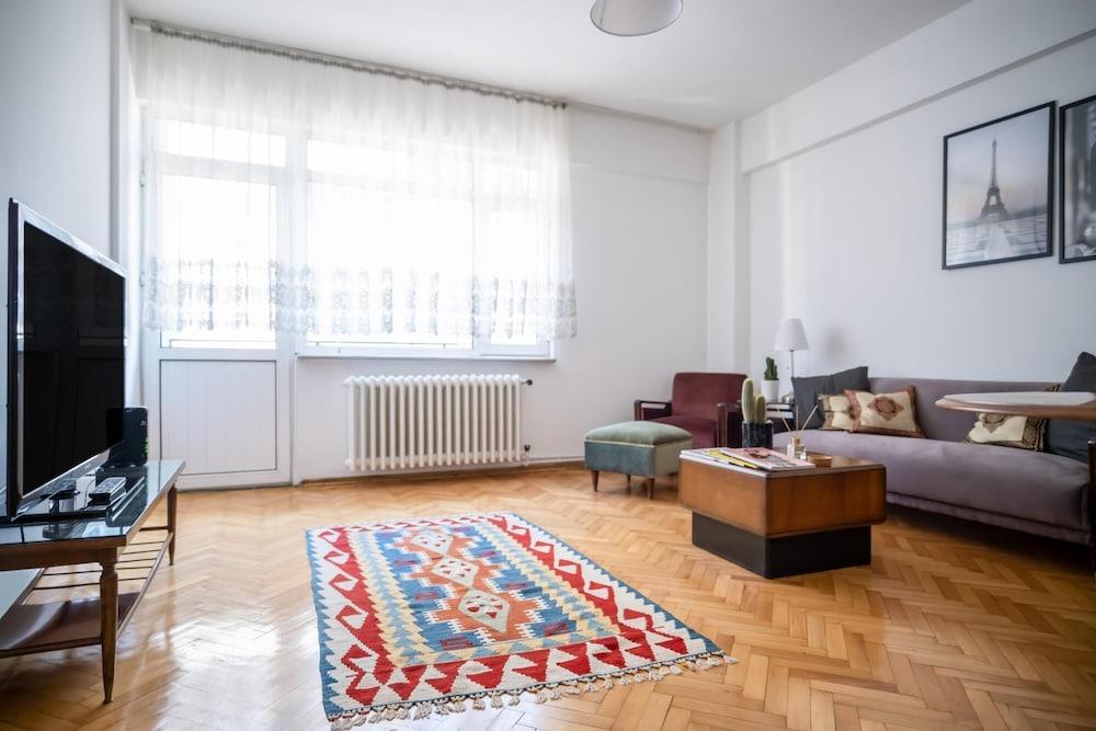 Spacious Flat with Central Location in Beyoglu