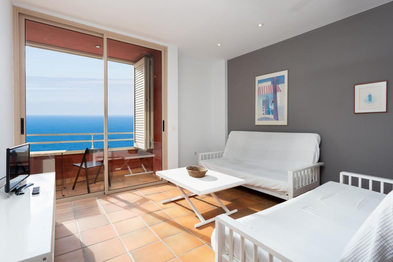 Spectacular Beachfront Loft-Style Casa Corina II