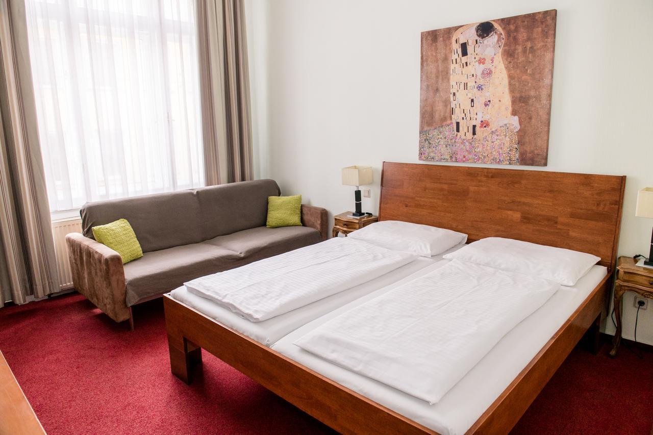 Vienna Boutique Hostel 1