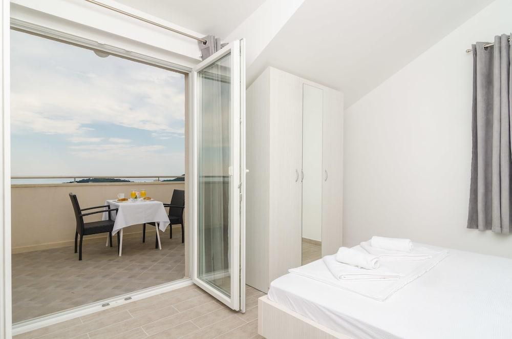 Apartments Villa Dadic 2