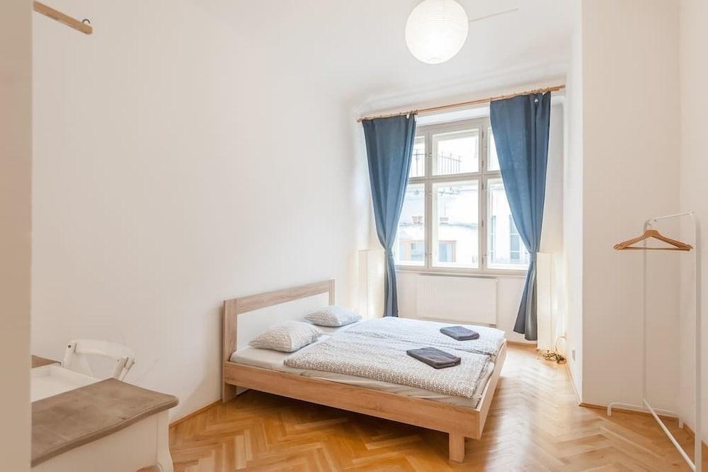 Central Apt with Netflix Subscription 2