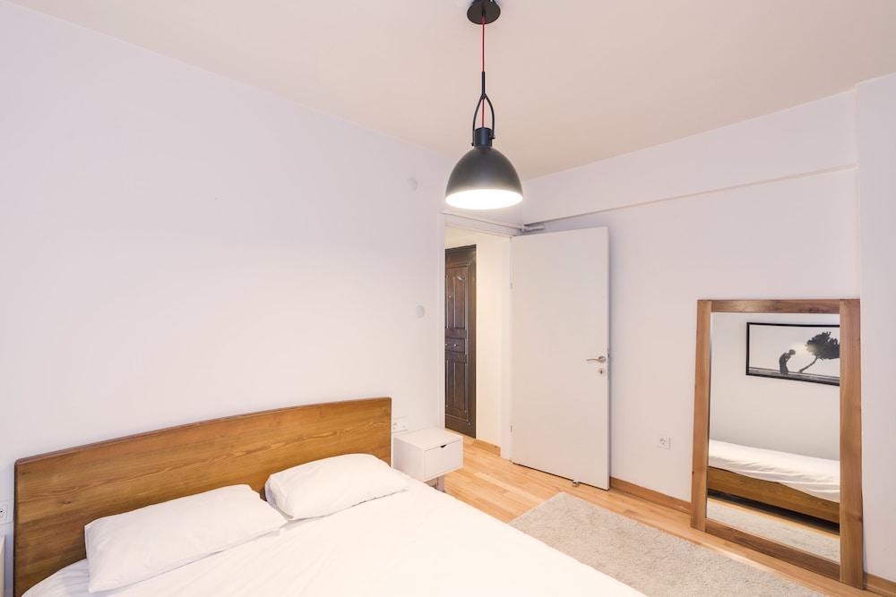 Spotless Flat in Central 2