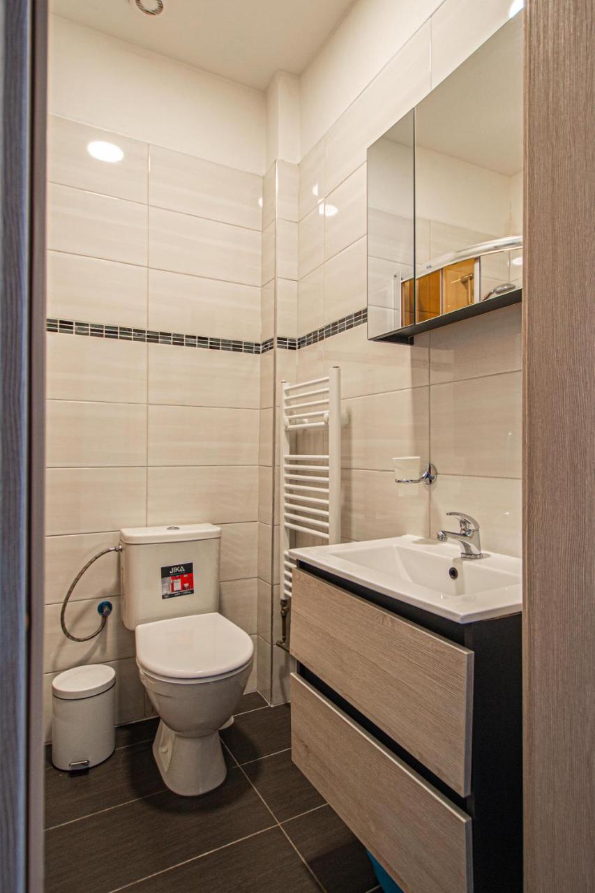 Executive Bright Apt. by Ruterra 2