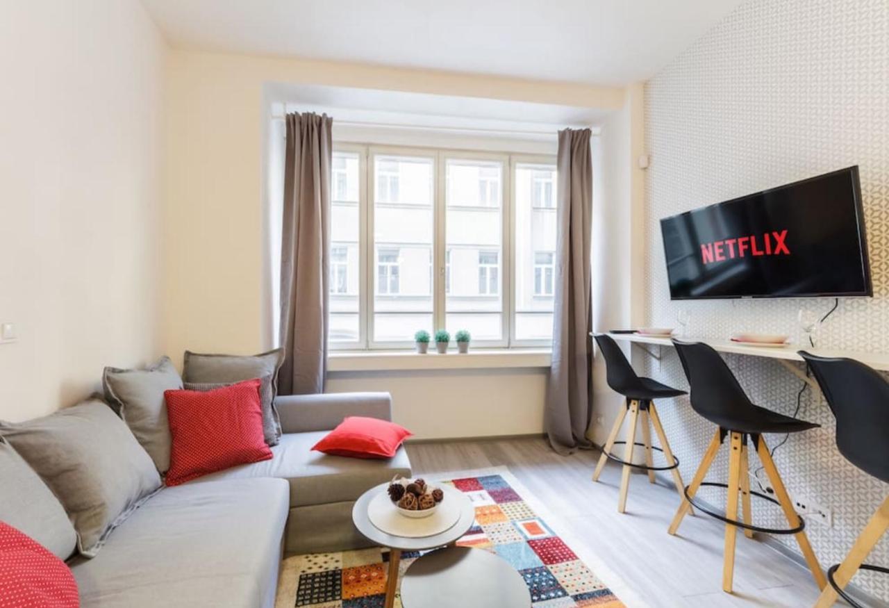 Central Prague Crown Apartments 1