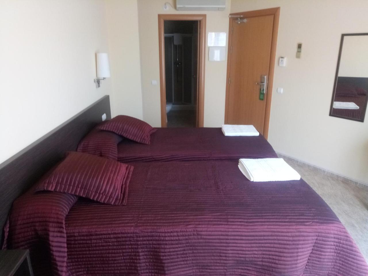 Hostal Sant Sadurni D'anoia (Adults only) 1