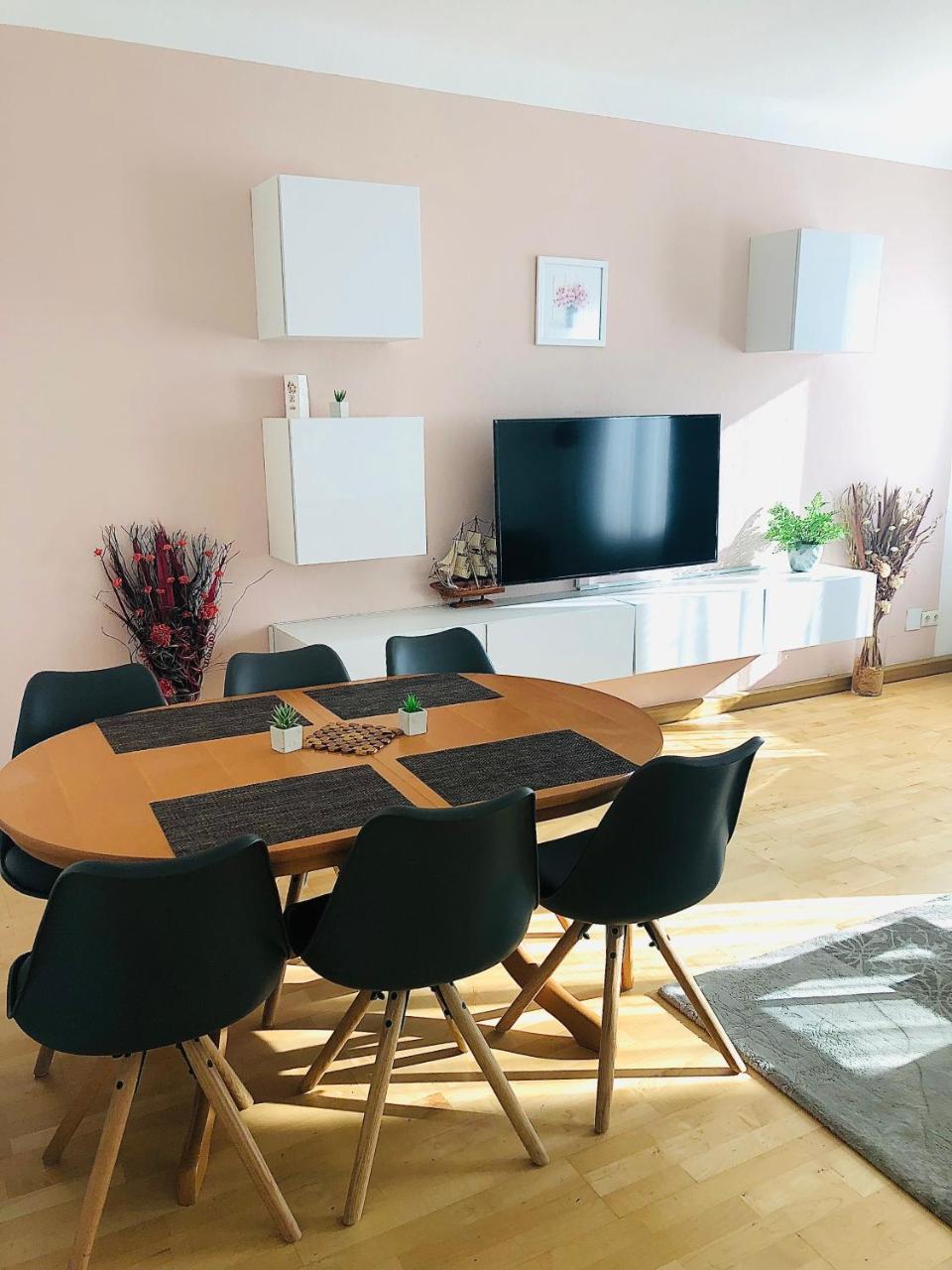 Central 75m² Apartment at Belvedere Palace 1