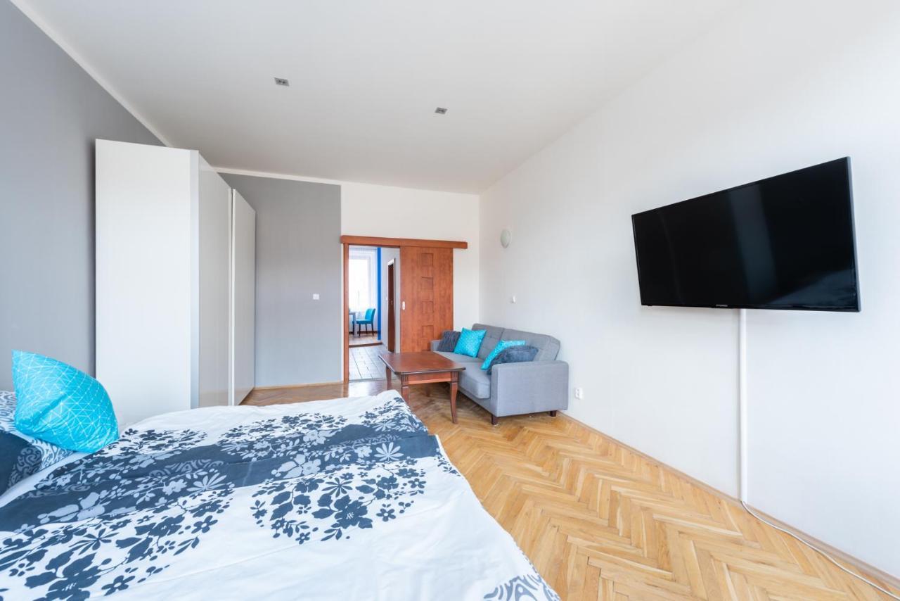 Bright Apartment Few Steps From Centre