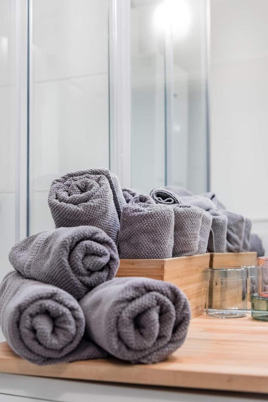 Luxurious And Bright, 5 Min To City Center 1