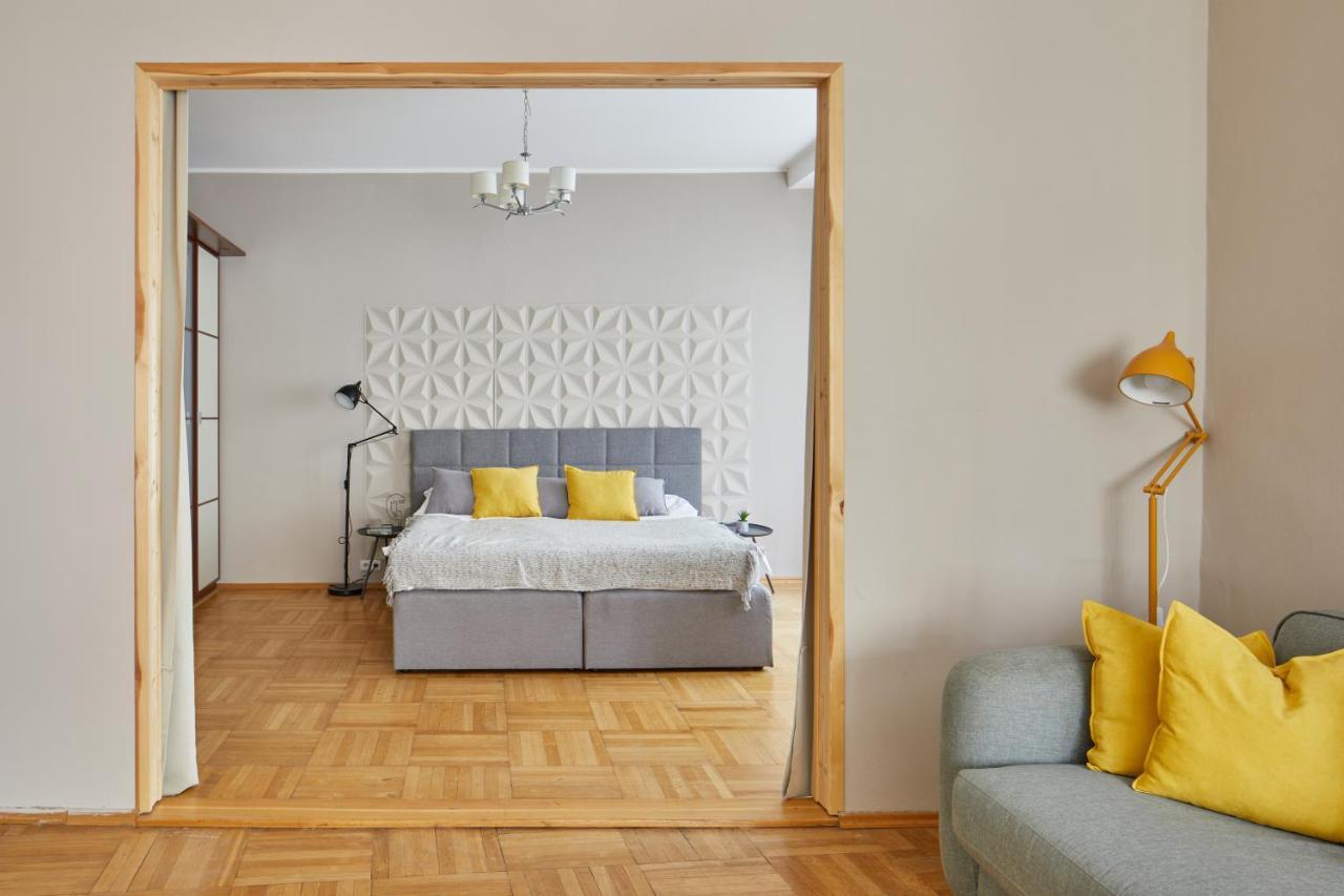 Mid-Century Modern Flat in New Town by Prague Days (Adults Only) 1