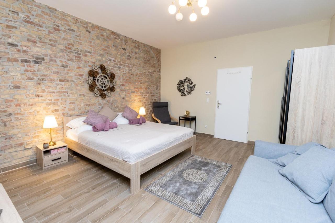 Comfortable Romantic 1 Bedroom Apartment Near Augarten 1