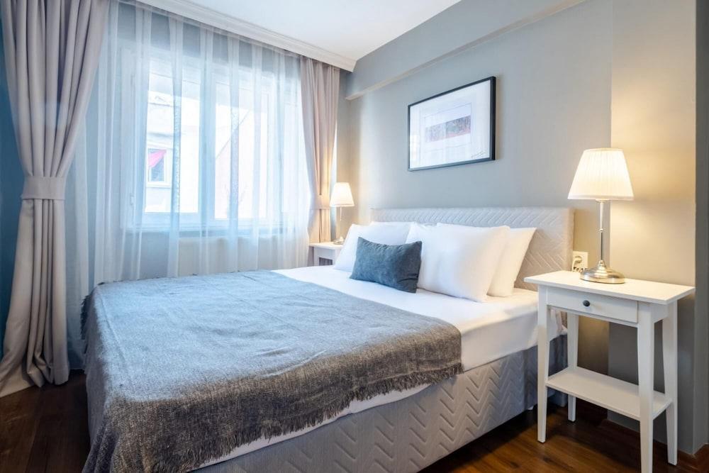 Remarkable Flat in the Heart of Cihangir 2