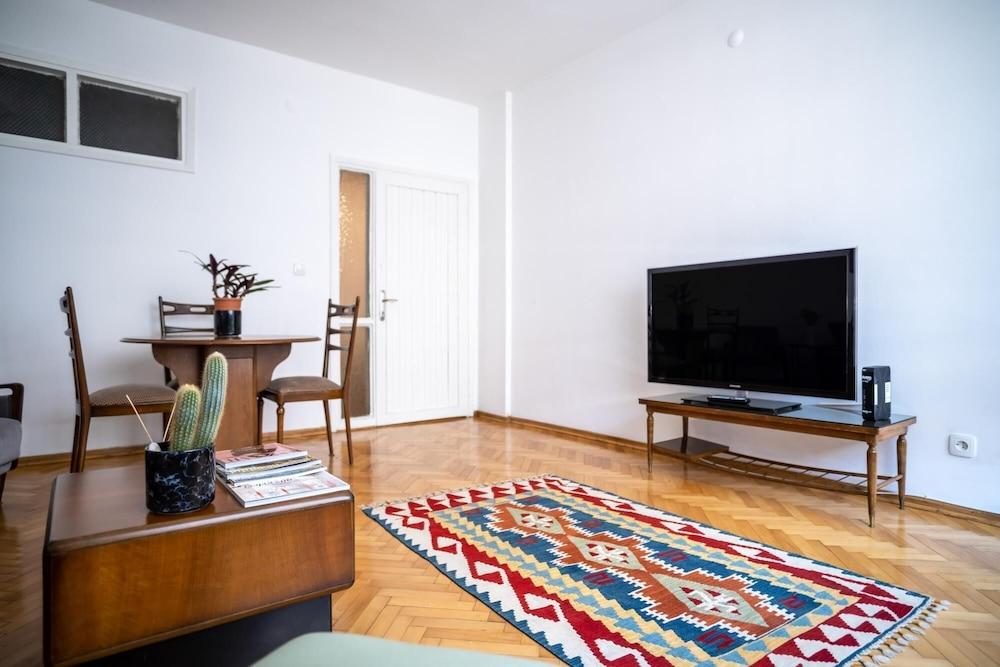 Spacious Flat with Central Location in Beyoglu 2