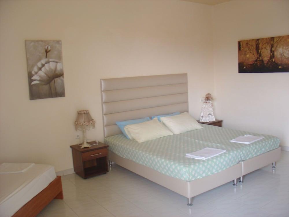 Lyristis Hotel Studios And Apartments 2