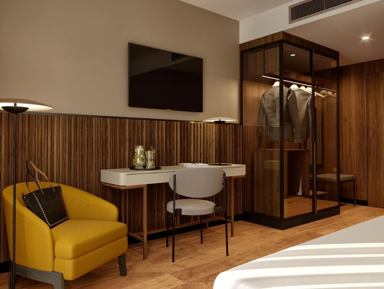 Villa Emilia Barcelona 1