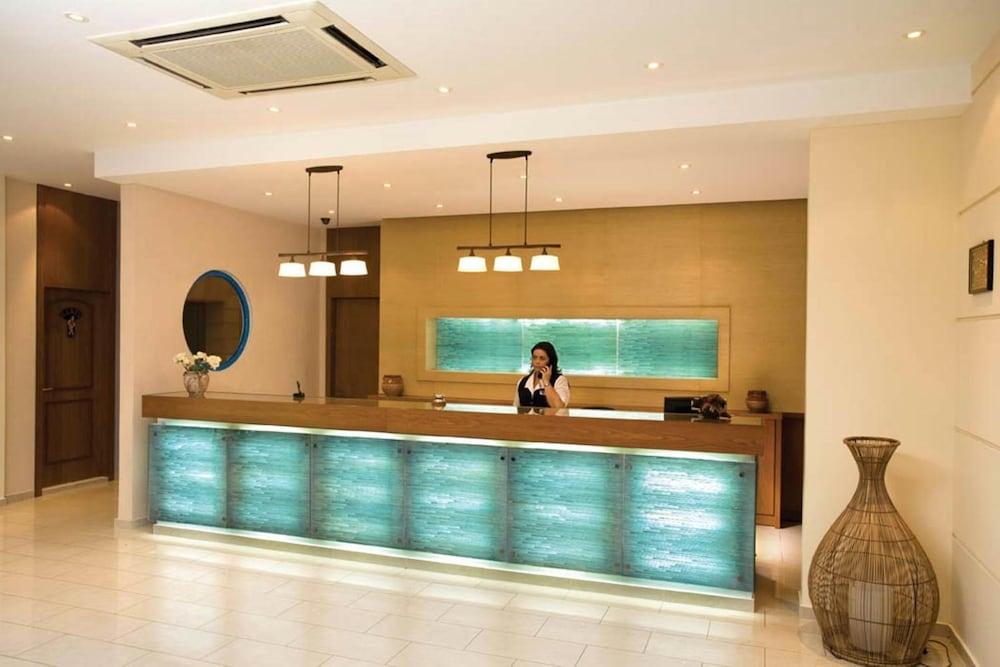 Pefki Islands Resort 1