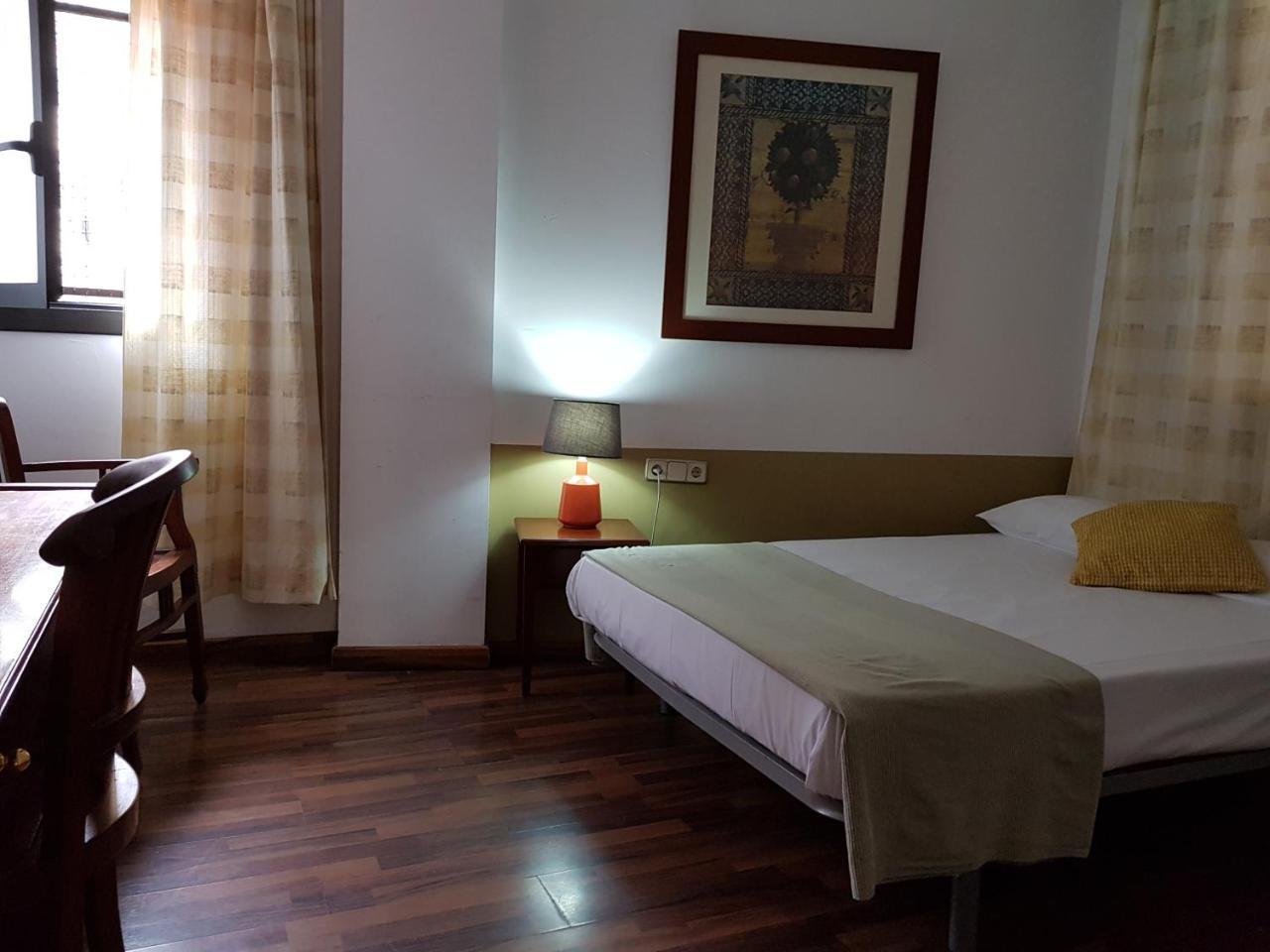 Hostal Lk En Barcelona 2