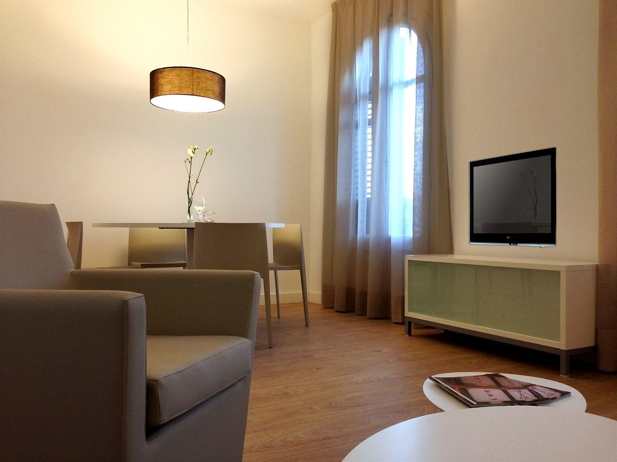 Barcelona Viladomat Apartment 2