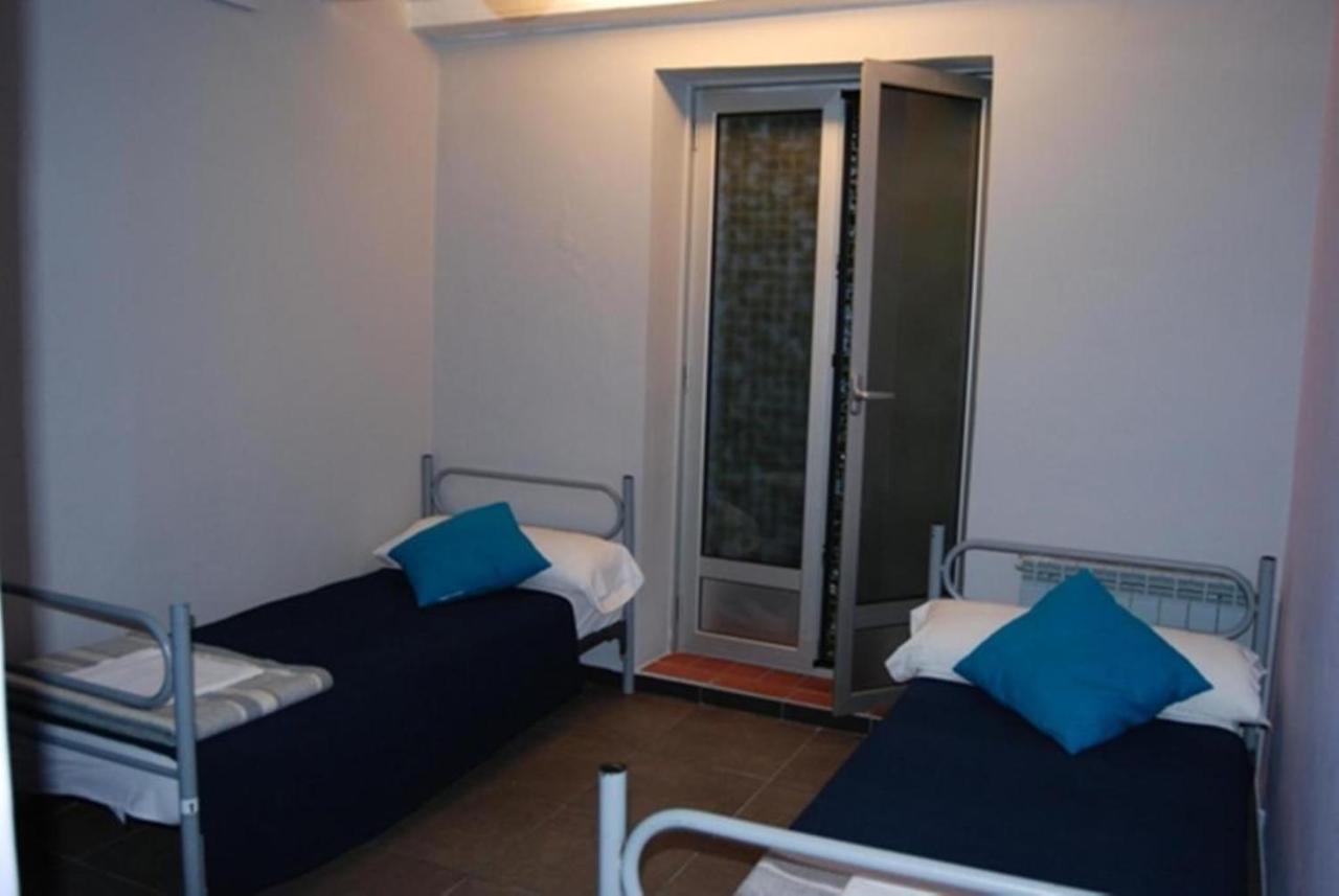 Ideal Youth Hostel 1