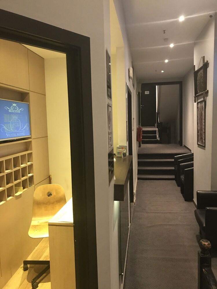 Royal (Adults only) 2