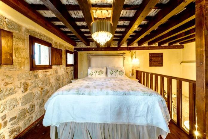 George & Alexandra's Apartments 1