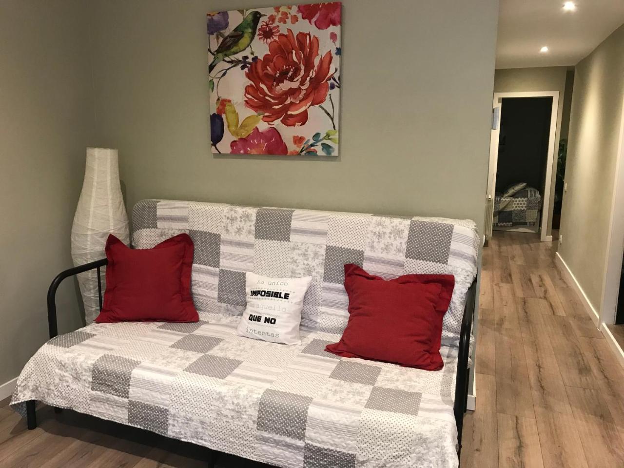 Camp Nou , Fira Barcelona Apartment 1