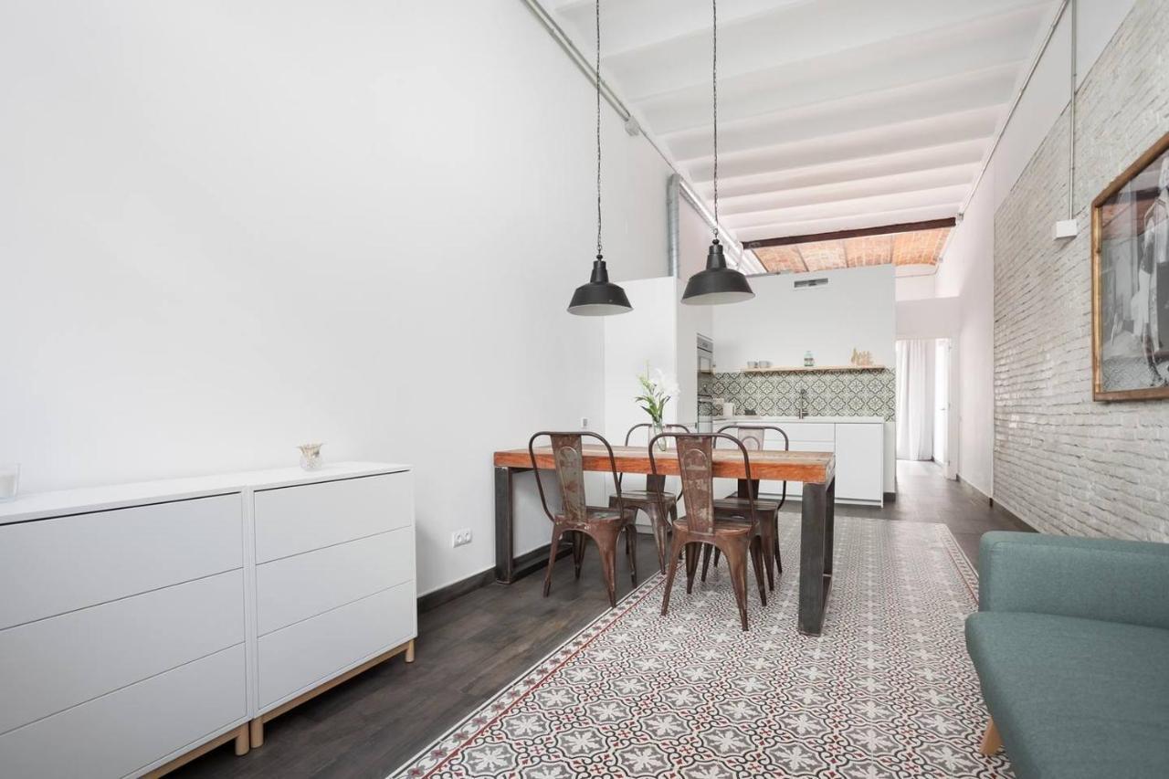 Stylish Apartment with Terrace for Couple Or Family 2