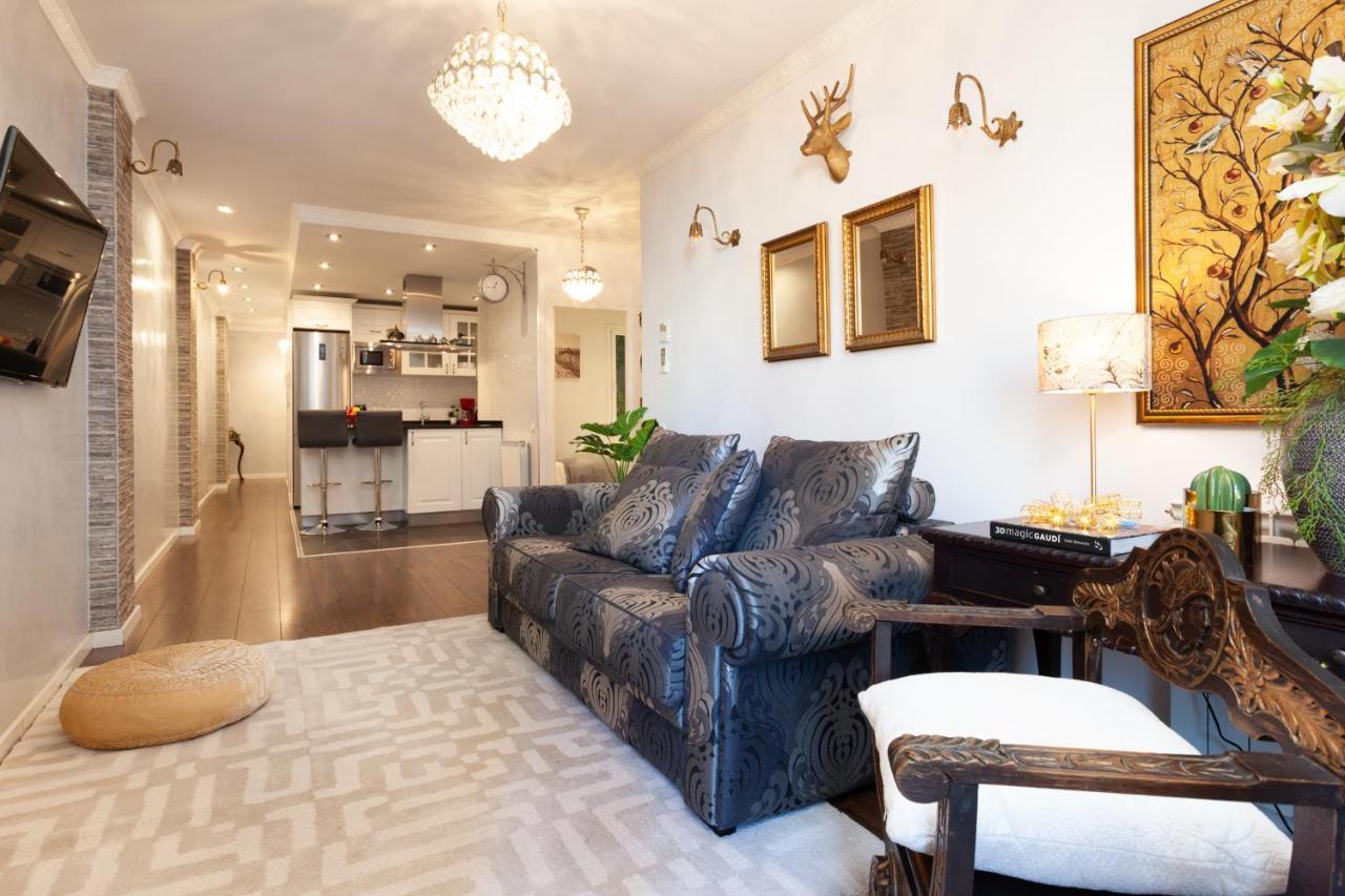 Rambla Poblenou&Mar Bella Beach