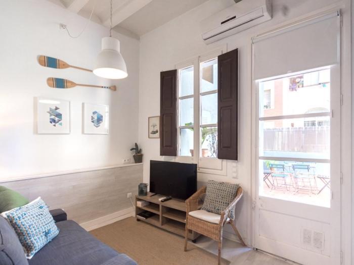 Cozy Apt with Sunny Terrace in the Heart of Gracia
