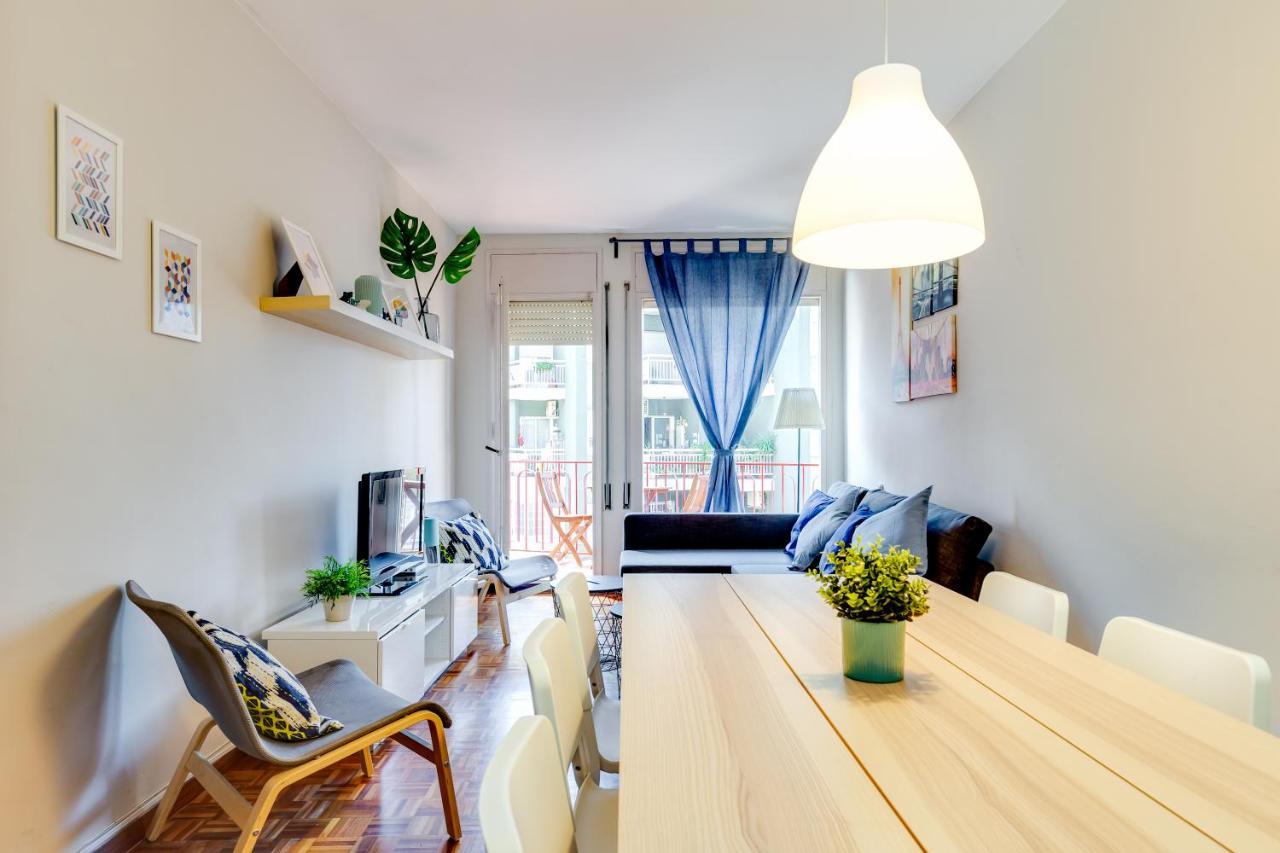 Spacious 4 Bedroom Apartment Fira BCN & Camp Nou