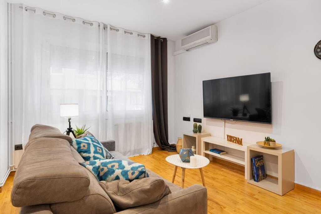 Lodging Apartments Villa de Gracia 2 Bedroom Cozy Apartment 2