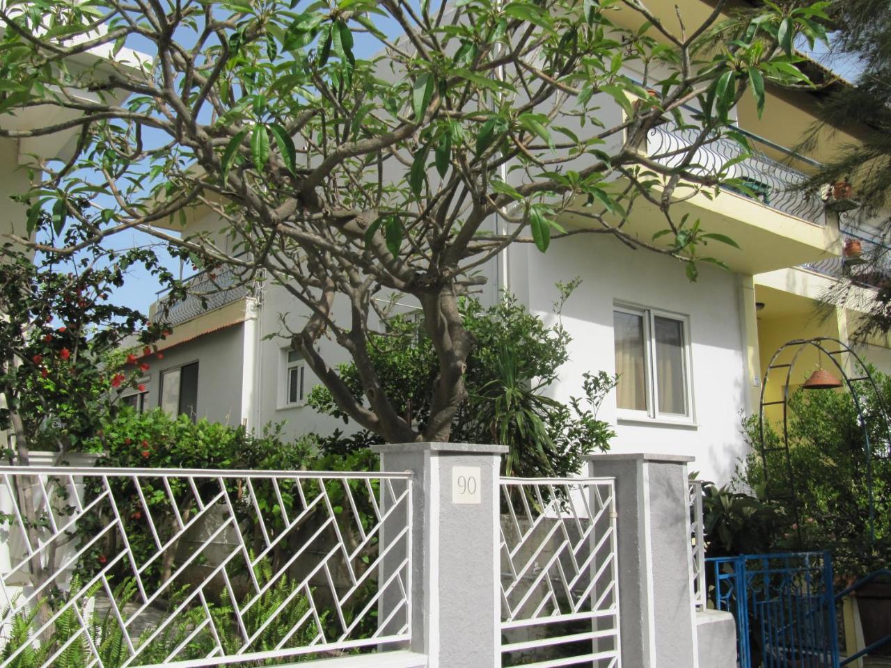 Cozy Apartment in the Center of Rhodes Town. 2