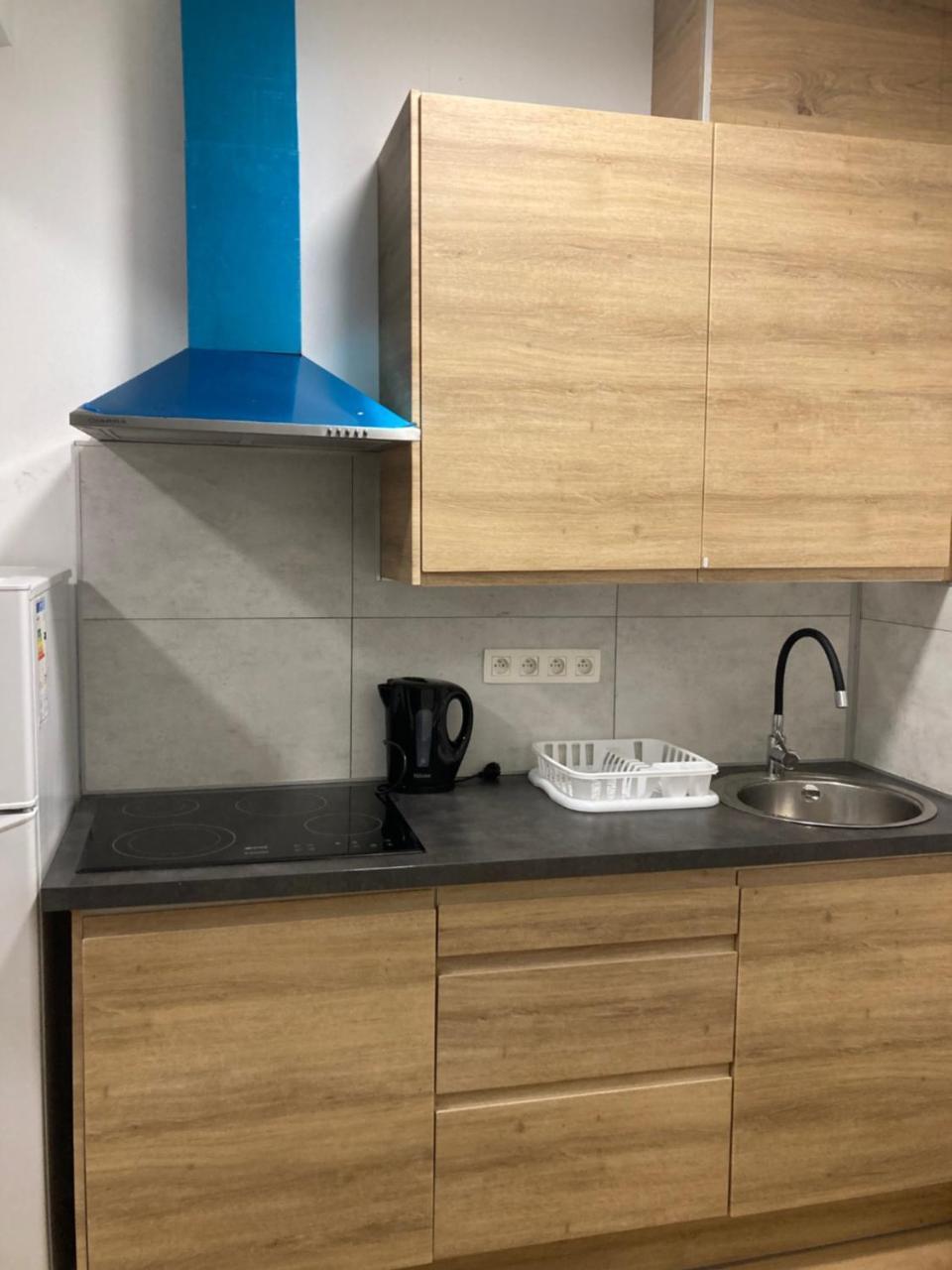 Superbe Studio Au 1er Etage, Proche de la Gare du Midi 1