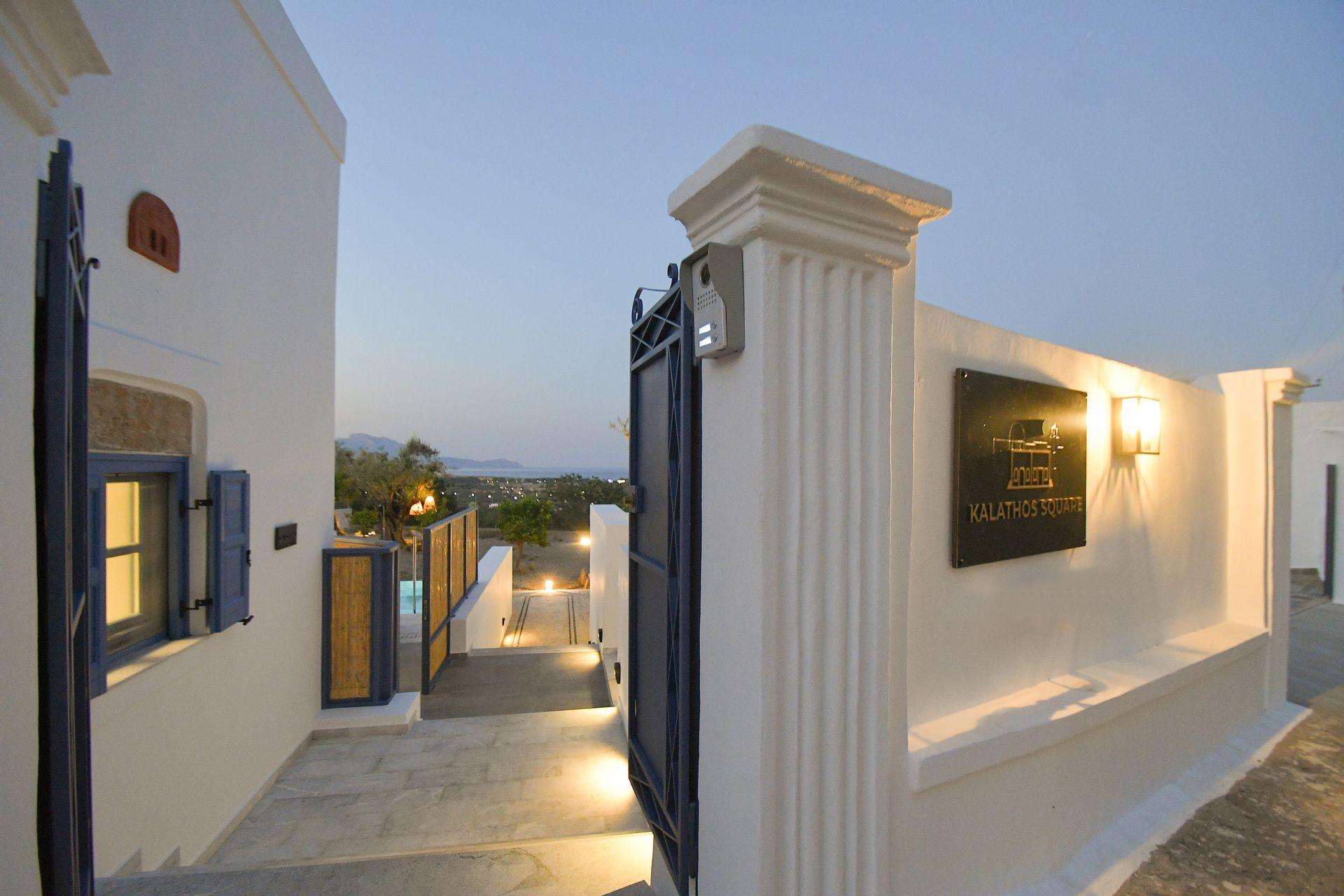 Kalathos Square Luxury Suites 1