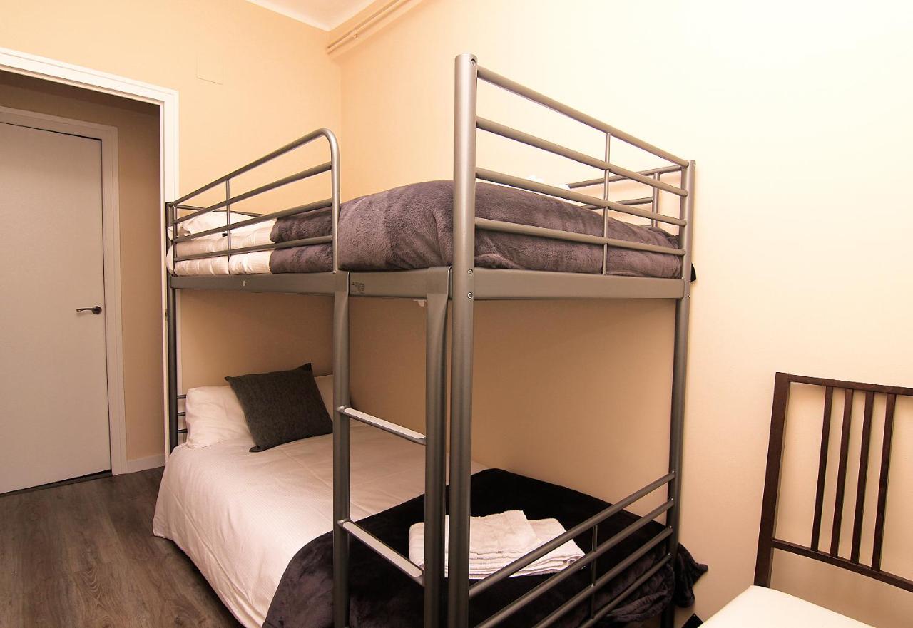 Classbedroom Fira Business Apartment 1