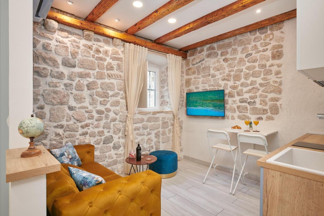 Artium Luxury Apartment 2