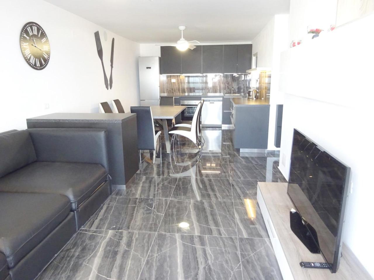 Angela Ocean Panorama (Adults Only)