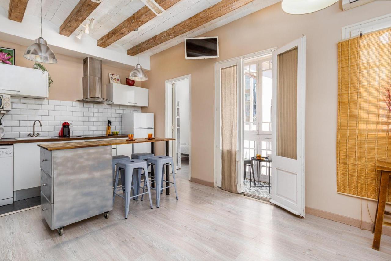 Retro Chic in Poble Sec 1