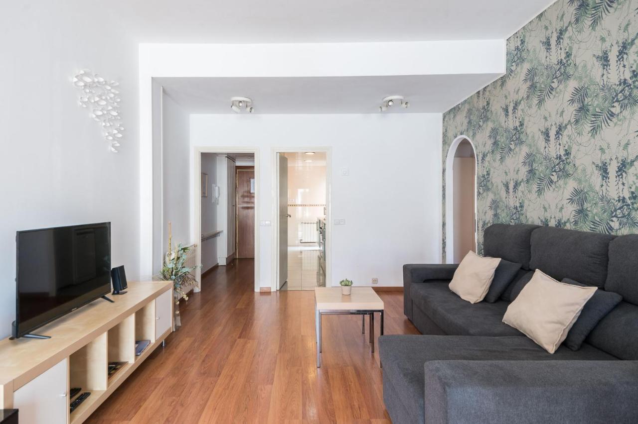 Apartment with Terrace a Step Away From Montjuic 1