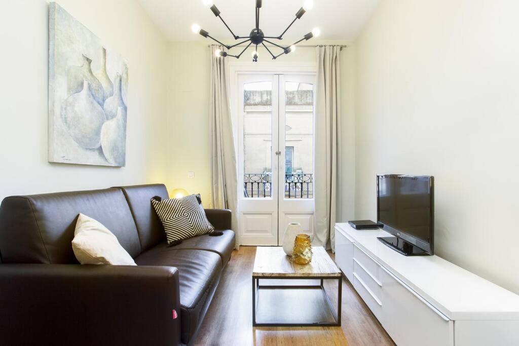 Centric 2bedroom in las Ramblas 3 1a (Adults Only)