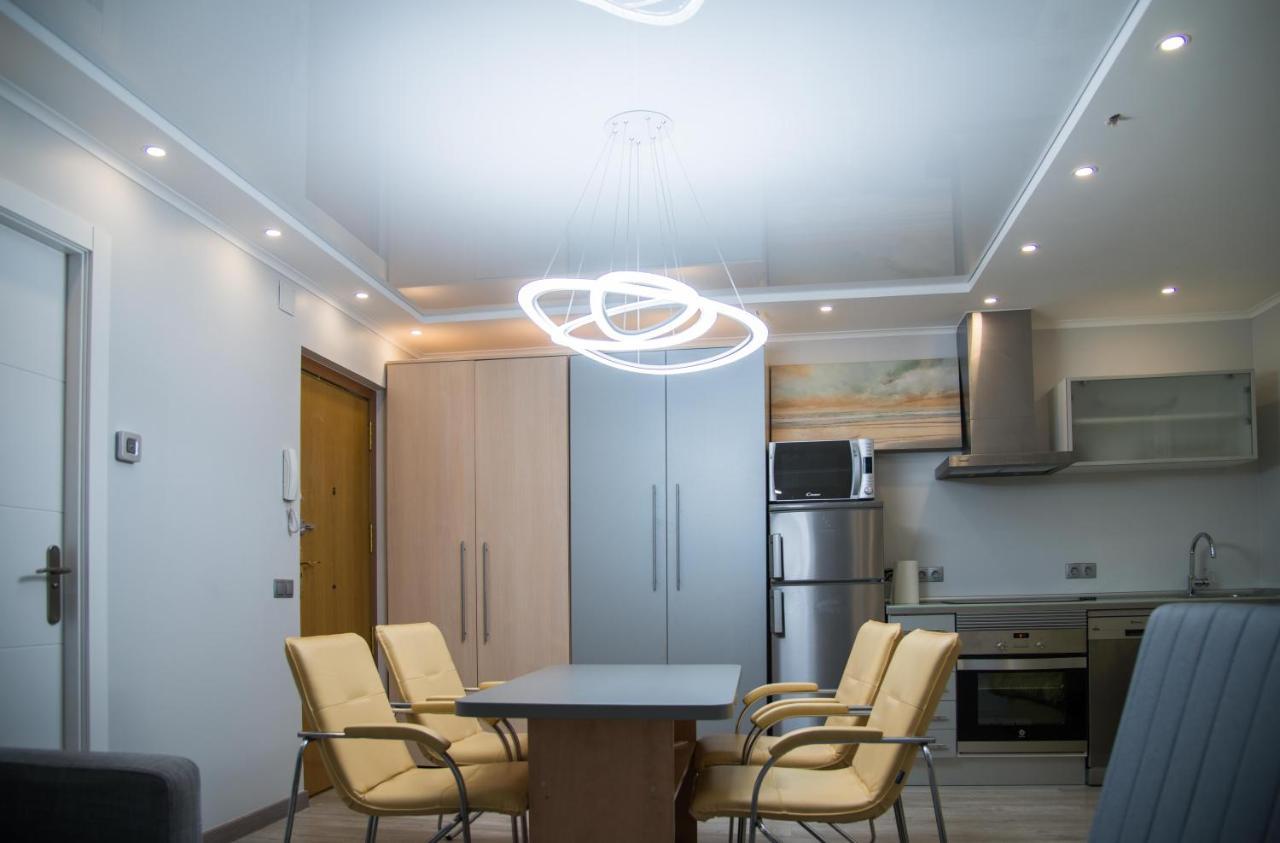 Camp Nou, Europa Fira - Modern Two-Bedroom Apartment with Heating 2