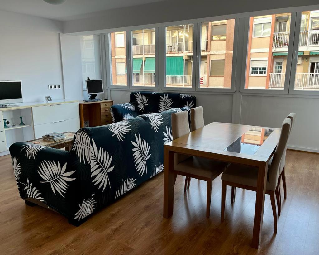 Large Apartment Near Fira And City Center 2