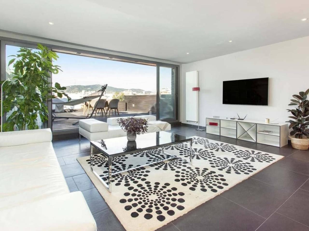 Amazing 3 Bedroom Penthouse in Plaza Espana (Adults Only) 2