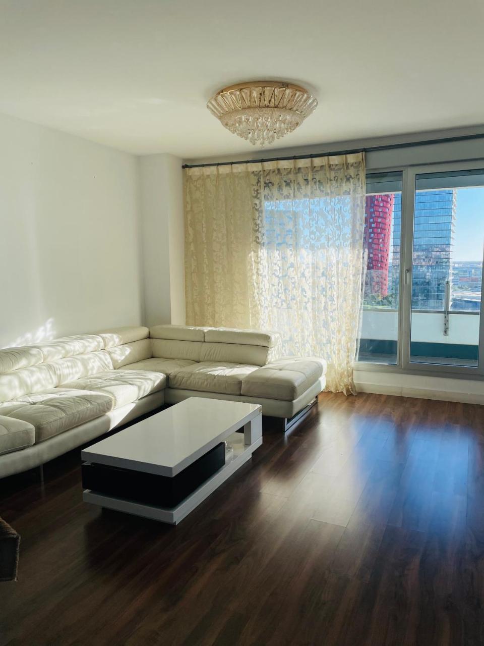 Fira de Barcelona City View Apartment with Garage Parking 2