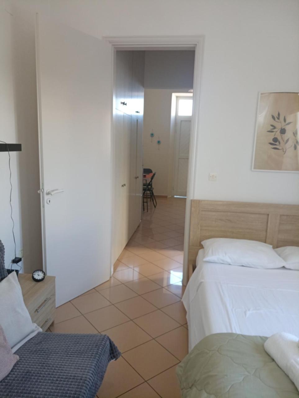 Cozy Rhodes Central 1