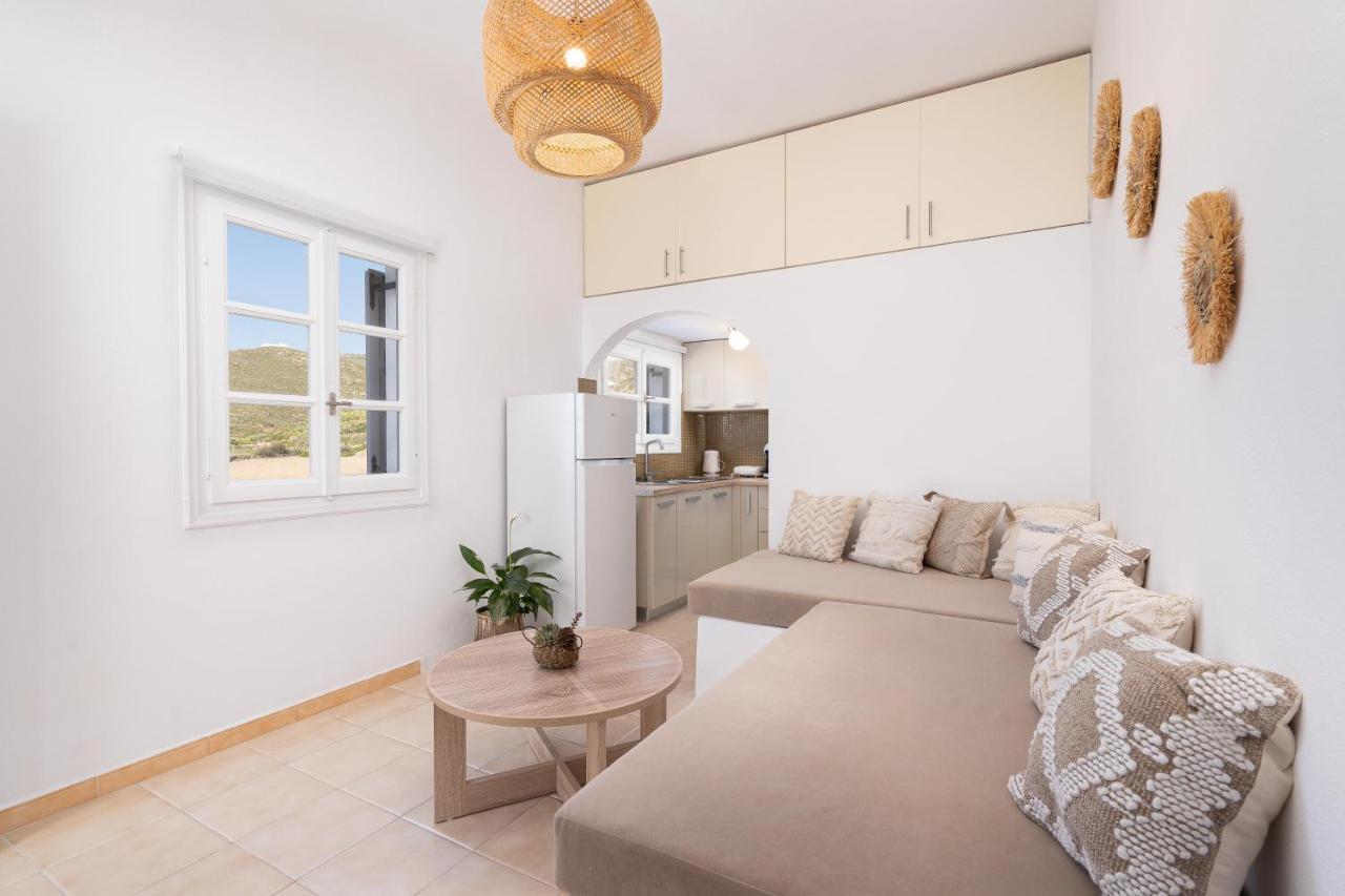 Red Beach Harmony Suites Modestos 1