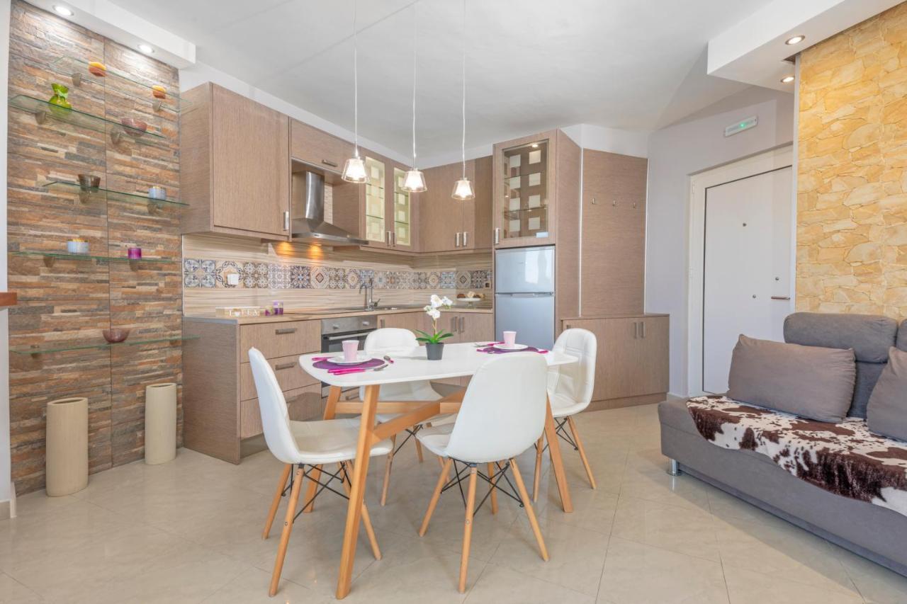 4. Sea View Luxury Suite for 4 in Rhodes Centre! 1